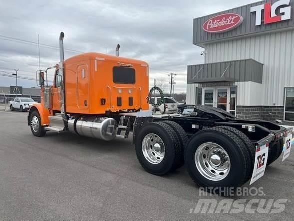 Peterbilt 589 Vlačilci