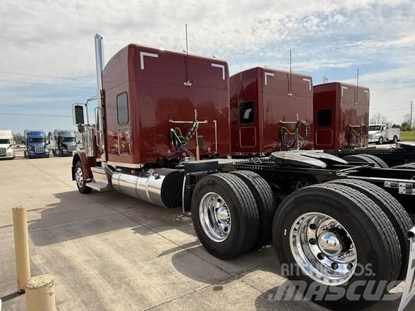 Peterbilt 589 Vlačilci