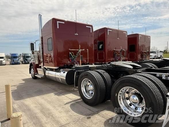Peterbilt 589 Vlačilci