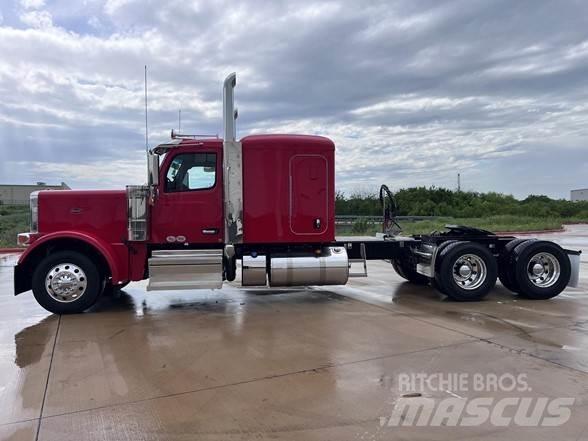 Peterbilt 589 Vlačilci
