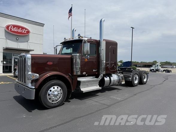 Peterbilt 589 Vlačilci