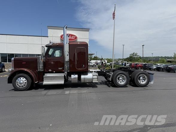 Peterbilt 589 Vlačilci