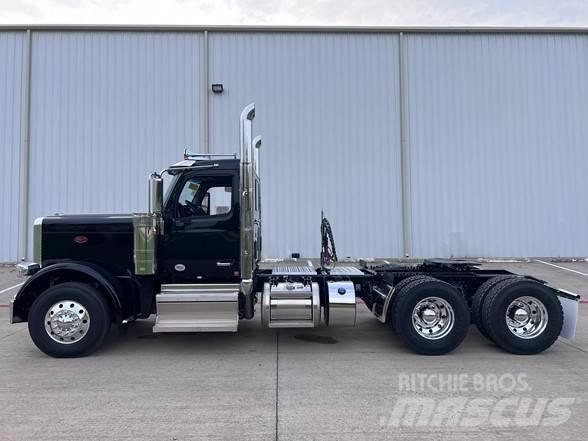 Peterbilt 589 Vlačilci