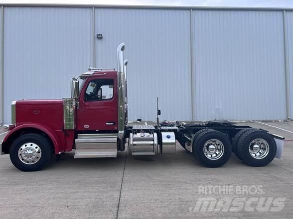 Peterbilt 589 Vlačilci