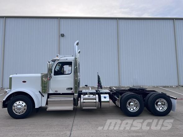 Peterbilt 589 Vlačilci