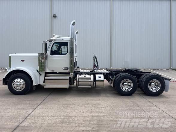 Peterbilt 589 Vlačilci