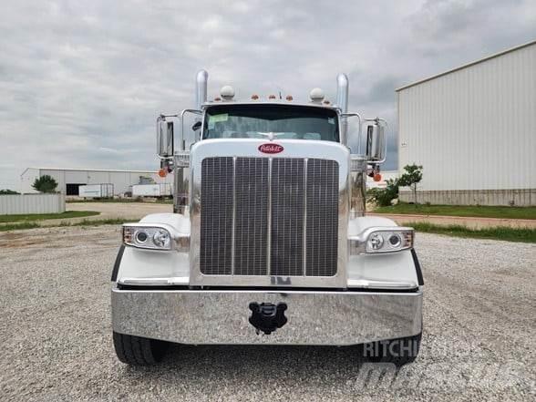 Peterbilt 589 Vlačilci