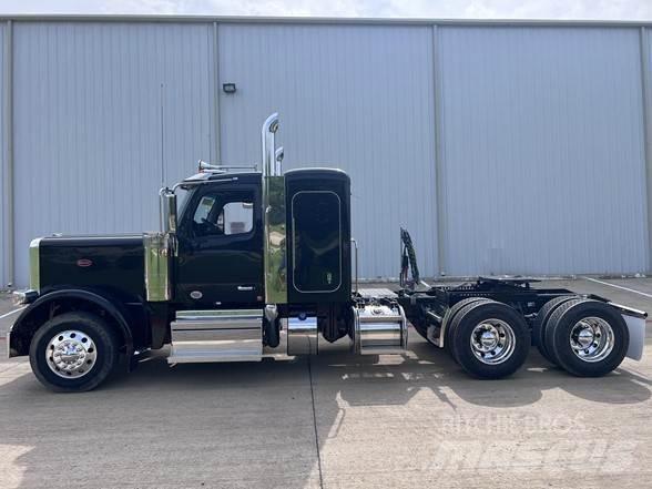Peterbilt 589 Vlačilci