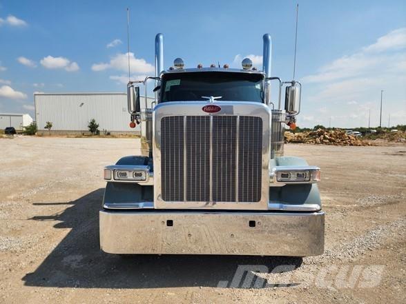Peterbilt 589 Vlačilci
