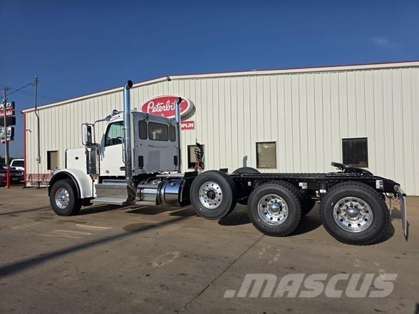 Peterbilt 589 Vlačilci