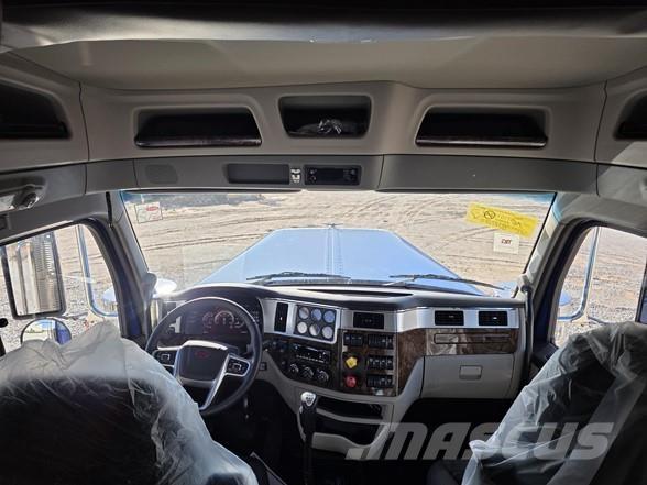 Peterbilt 589 Vlačilci