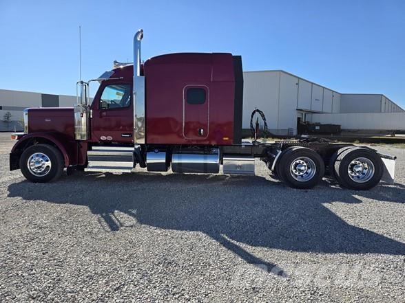 Peterbilt 589 Vlačilci