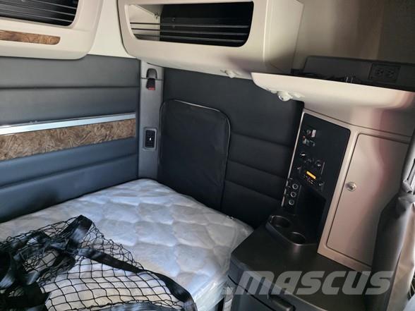 Peterbilt 589 Vlačilci