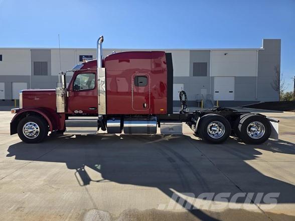 Peterbilt 589 Vlačilci