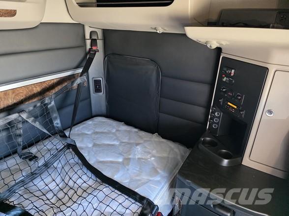 Peterbilt 589 Vlačilci