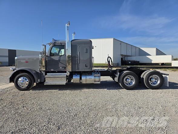 Peterbilt 589 Vlačilci