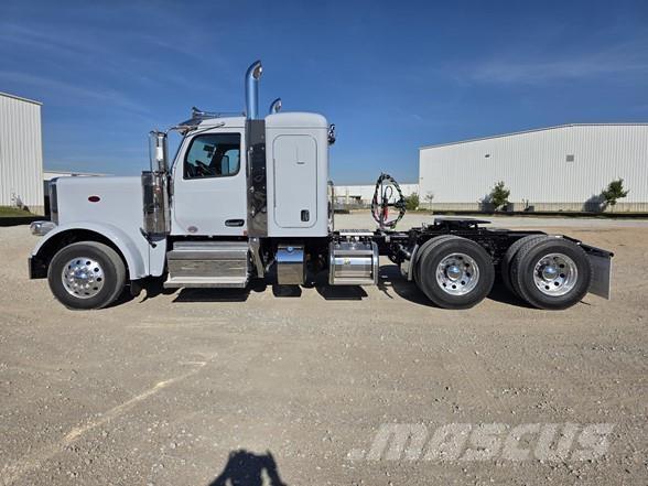 Peterbilt 589 Vlačilci