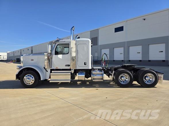 Peterbilt 589 Vlačilci