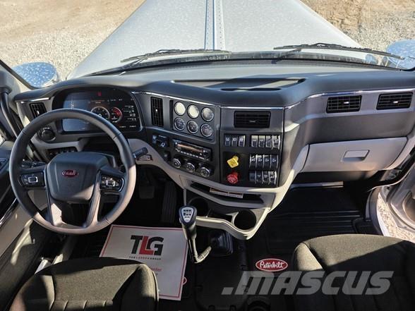 Peterbilt 589 Vlačilci