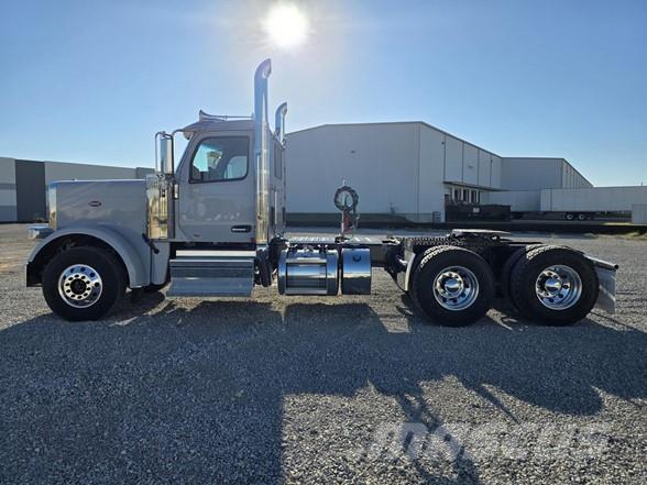Peterbilt 589 Vlačilci