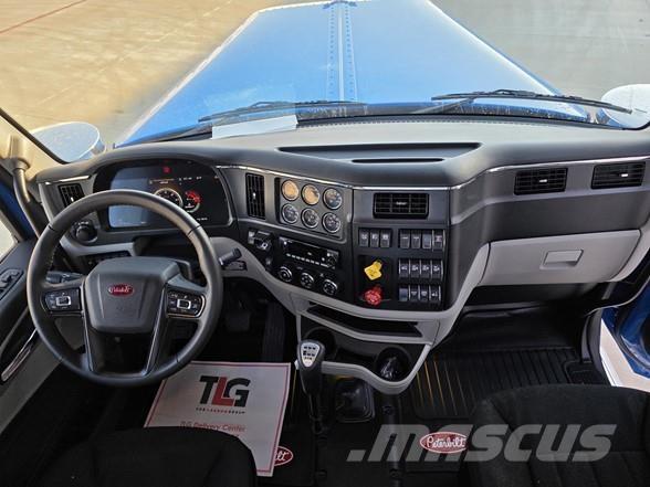 Peterbilt 589 Vlačilci