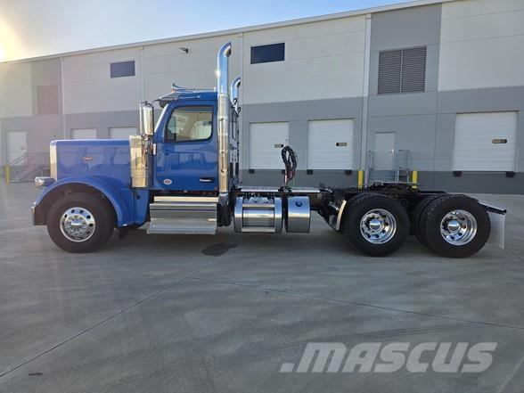 Peterbilt 589 Vlačilci