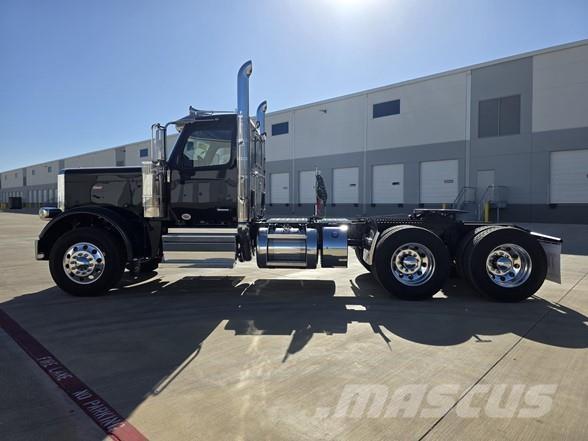 Peterbilt 589 Vlačilci