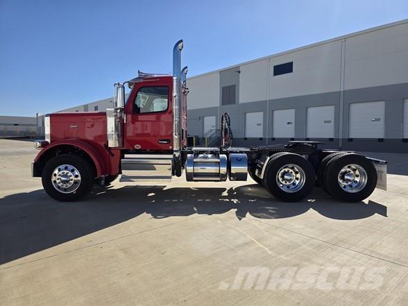 Peterbilt 589 Vlačilci