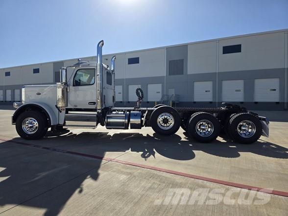 Peterbilt 589 Vlačilci