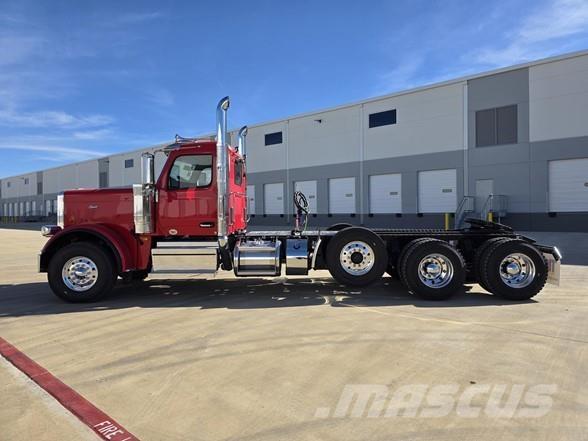 Peterbilt 589 Vlačilci