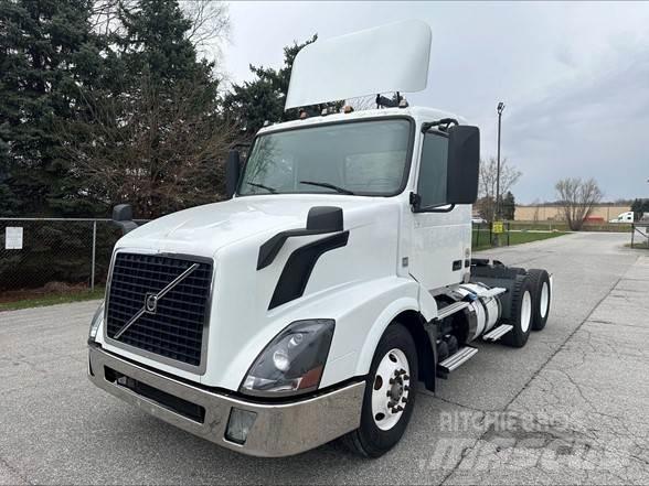 Volvo VNL42T300 Vlačilci