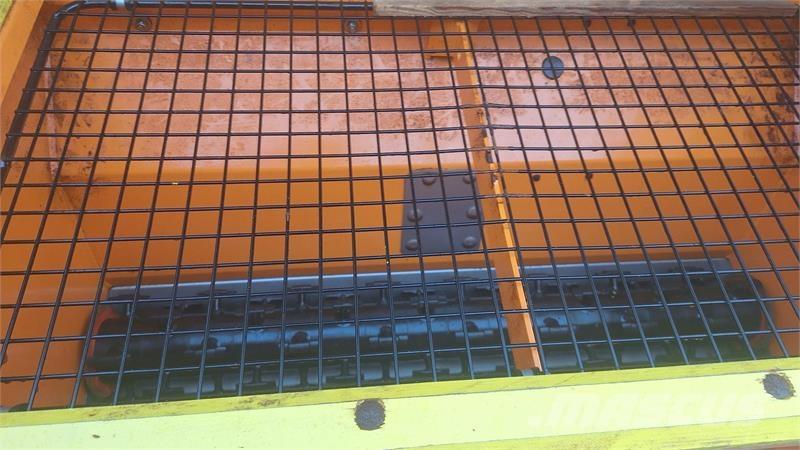 Rauch UKS 100 Trosilci peska in soli