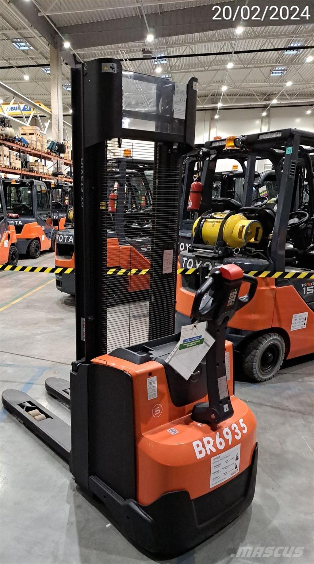 BT SWE100 Ročni električni viličar