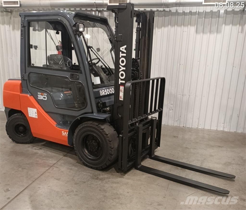 Toyota 02-8FDF30 Dizelski viličarji