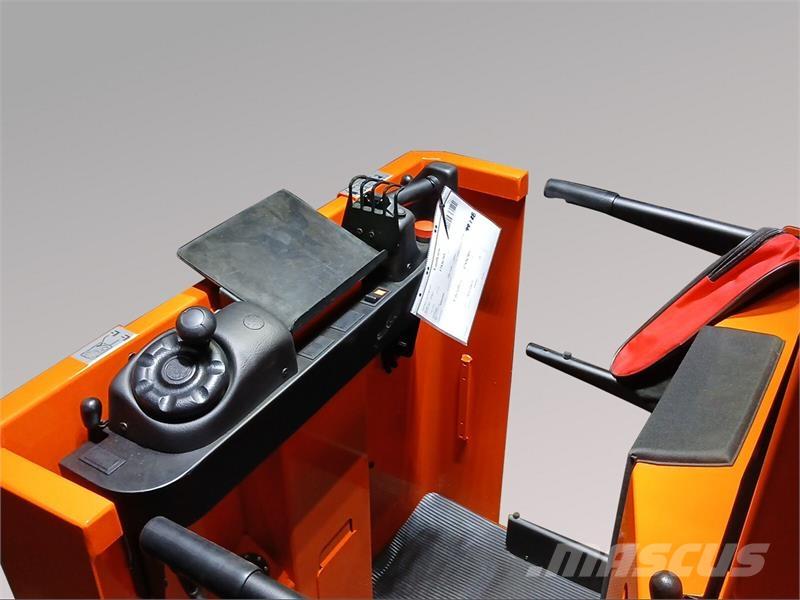 BT OME100M Nizko dvižni komisionirni viličar