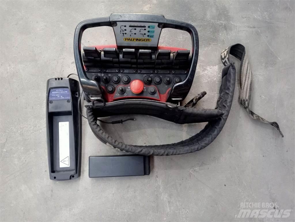 Palfinger PK 23002 Paletna dvigala
