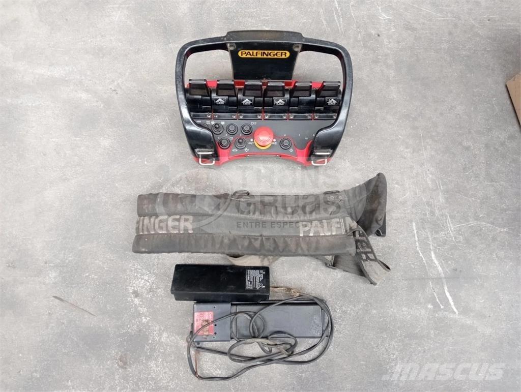 Palfinger PK 23500 Paletna dvigala