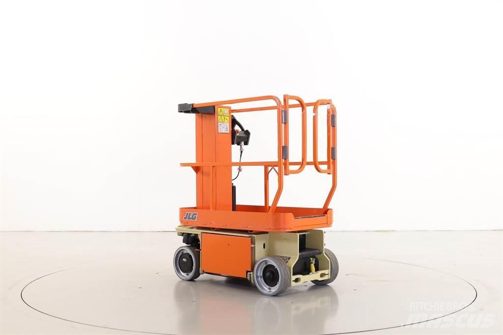 JLG 1230ES Vertikalna dvigala
