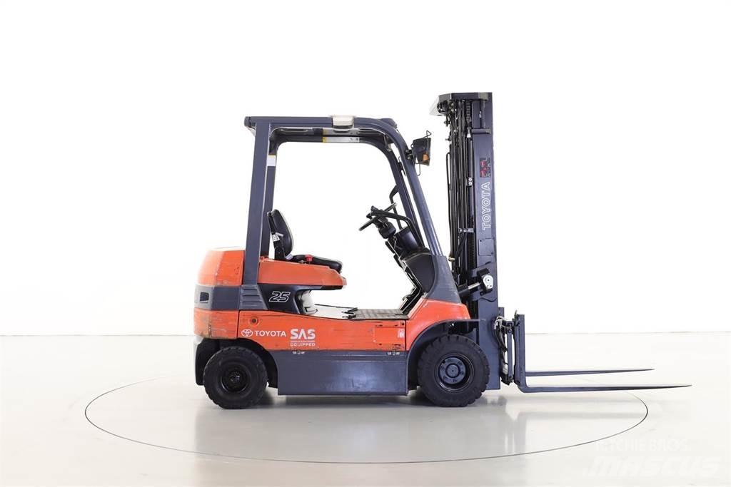 Toyota 7FB25 Električni viličarji