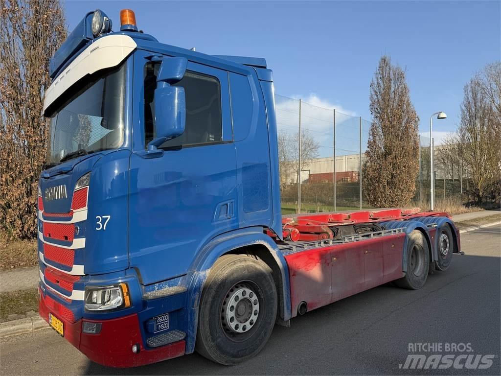 Scania R500 Razstavljivi tovornjaki z žičnimi dvigali