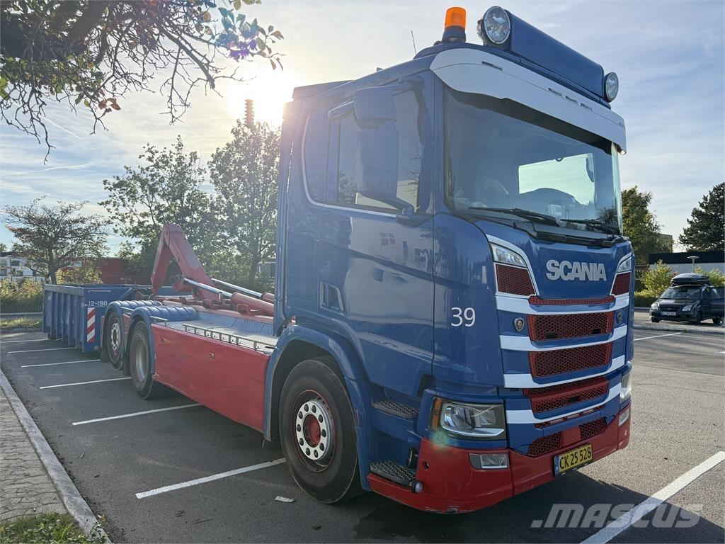 Scania R500 Razstavljivi tovornjaki z žičnimi dvigali