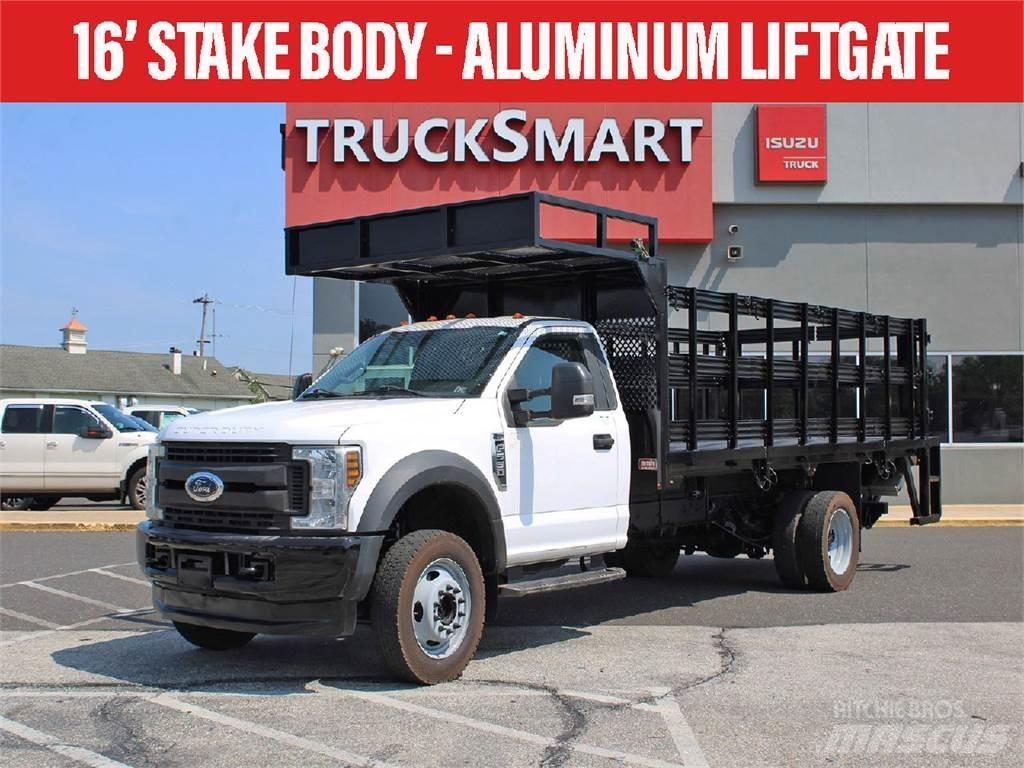 Ford F550 Tovornjaki s kesonom/platojem