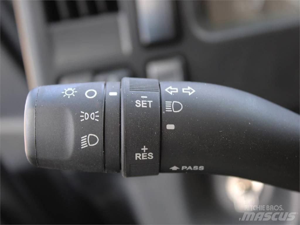 Isuzu FTR Tovornjaki zabojniki