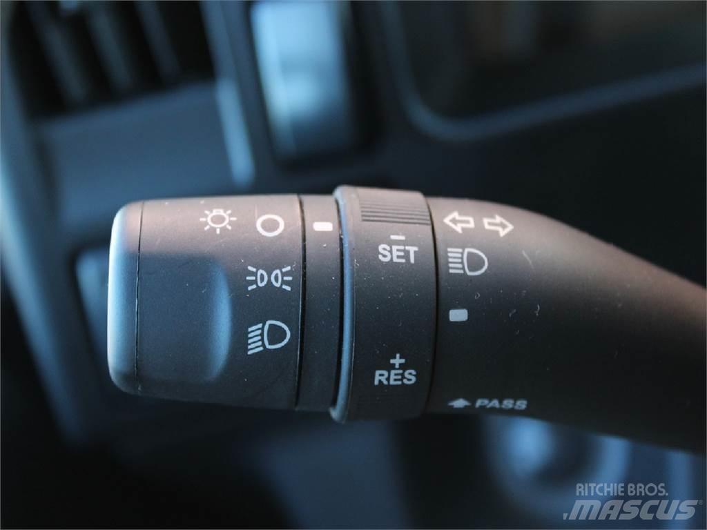 Isuzu NPR-HD Tovornjaki zabojniki