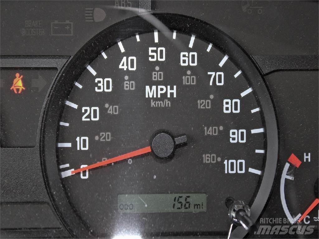 Isuzu NPR-HD Tovornjaki zabojniki