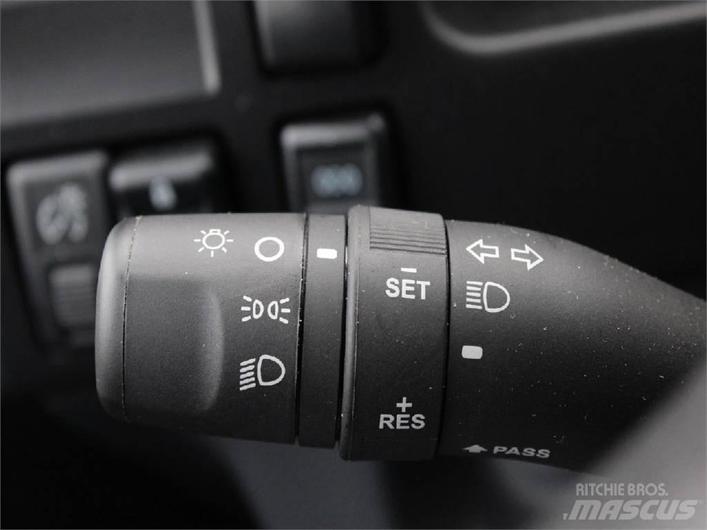 Isuzu NRR Tovornjaki zabojniki
