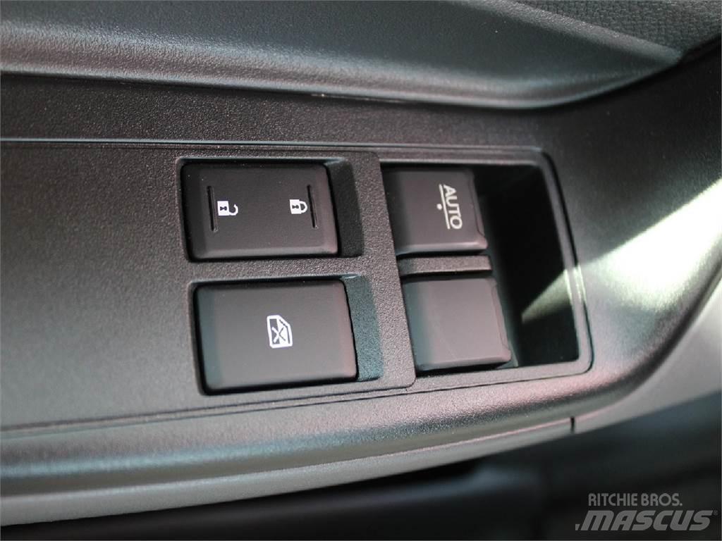 Isuzu NRR Tovornjaki zabojniki