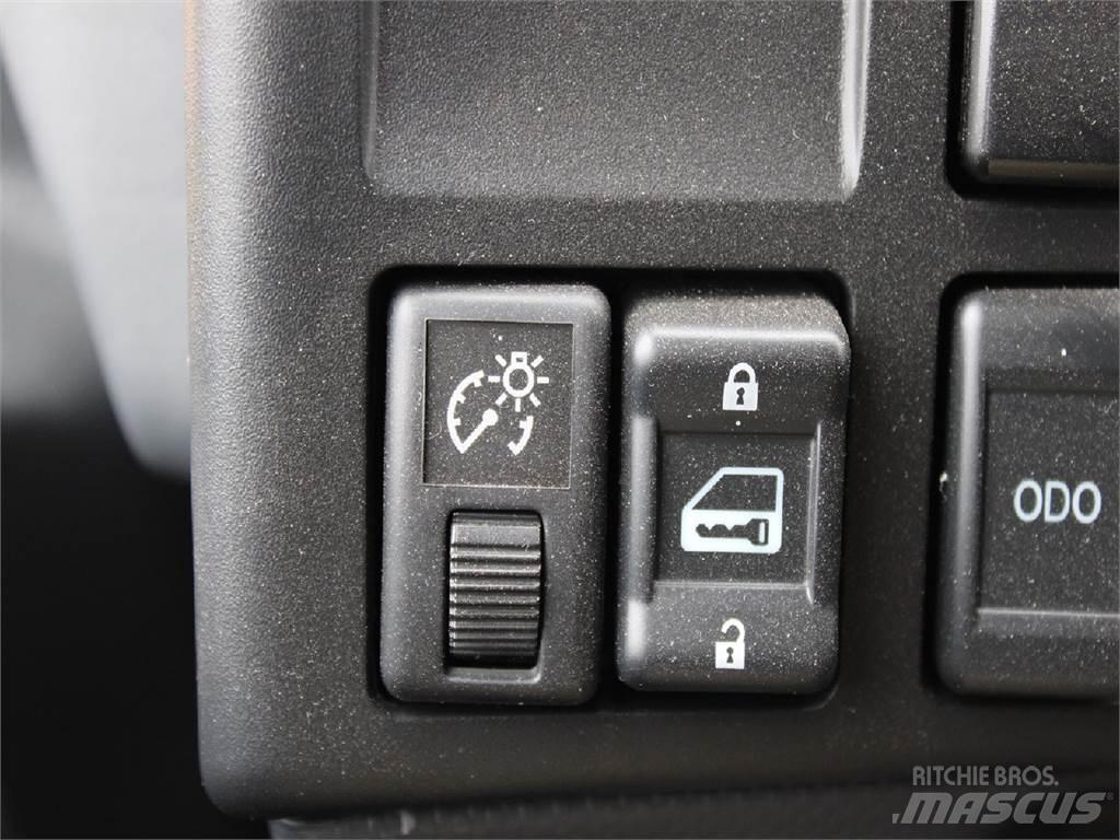 Isuzu NRR Kontejnerski tovornjaki