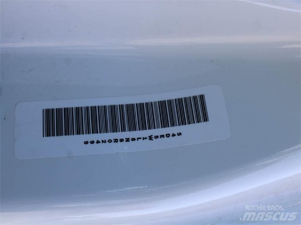 Isuzu NRR Tovornjaki zabojniki
