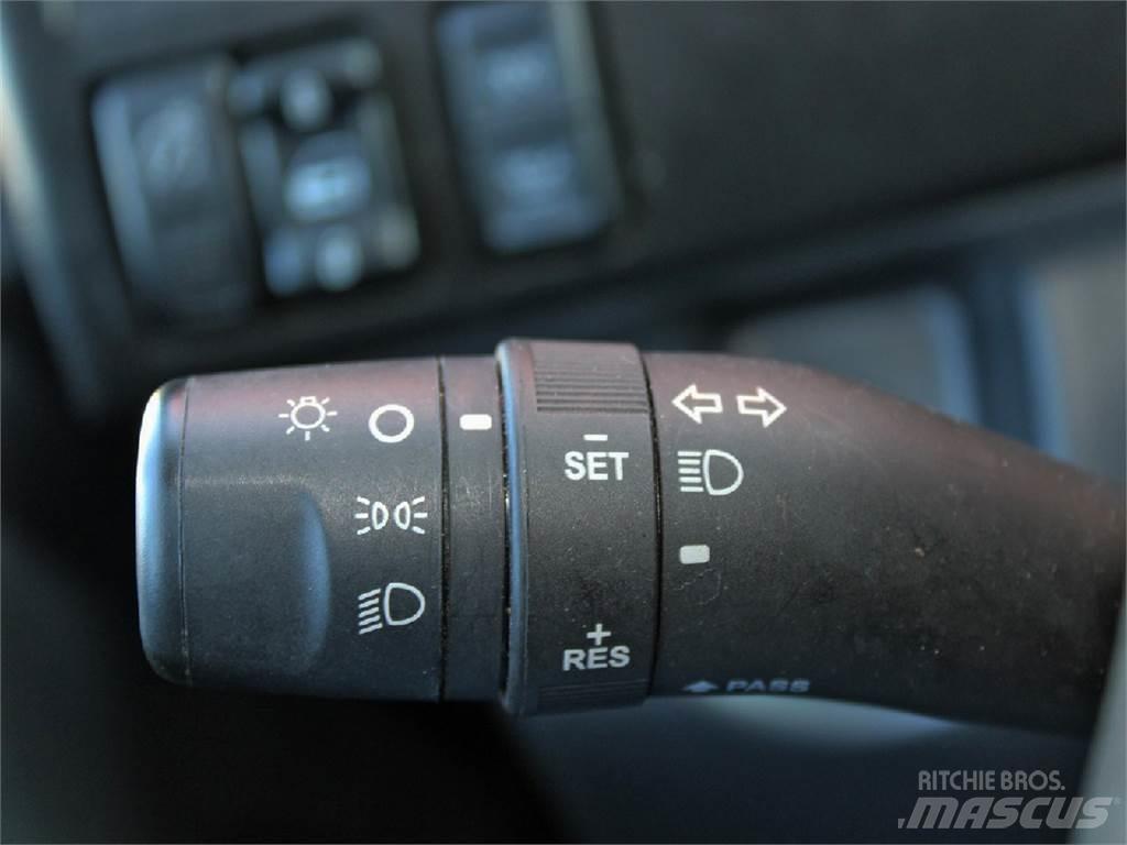 Isuzu NRR Tovornjaki zabojniki